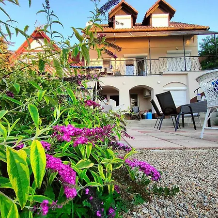 In 43114 Apartamento Balatongyörök