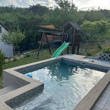 In 43114 Balatongyörök