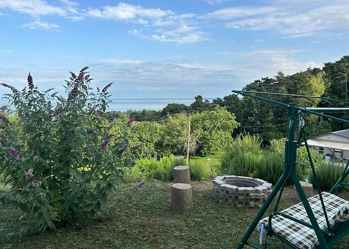 In 43114 * Balatongyörök